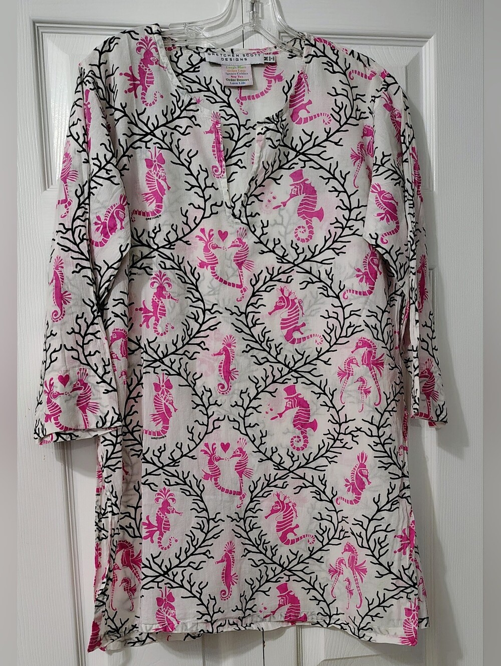 Gretchen Scott White Tunic Top - Pink Seahorses w Bows in Black Link Coral Sz M